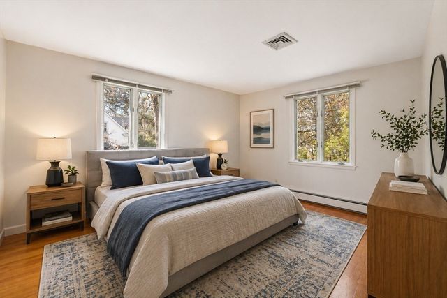 424 Central, Holliston, MA 01746