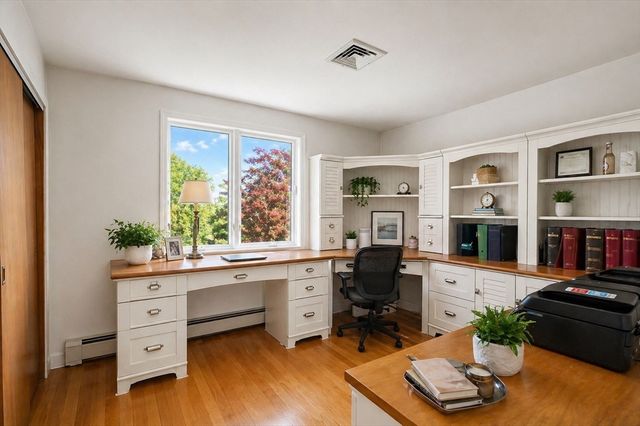 424 Central, Holliston, MA 01746