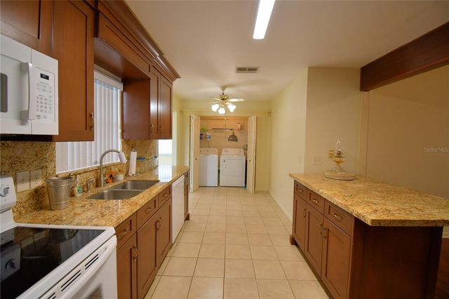 1690 COLONNADES CIRCLE N, Lakeland, FL 33811