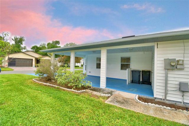 1690 COLONNADES CIRCLE N, Lakeland, FL 33811