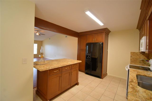 1690 COLONNADES CIRCLE N, Lakeland, FL 33811