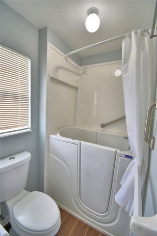 1690 COLONNADES CIRCLE N, Lakeland, FL 33811