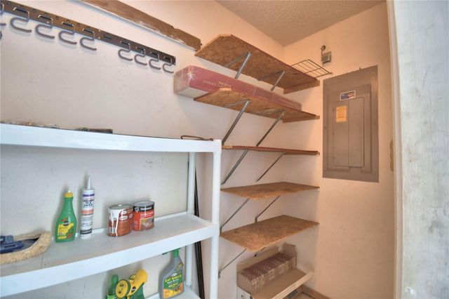 1690 COLONNADES CIRCLE N, Lakeland, FL 33811