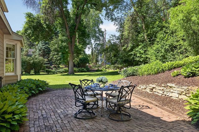 6608 Mohawk Trail, Edina, MN 55439