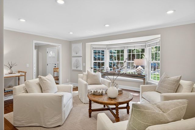 6608 Mohawk Trail, Edina, MN 55439