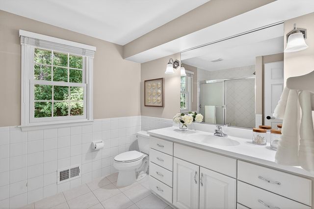 6608 Mohawk Trail, Edina, MN 55439