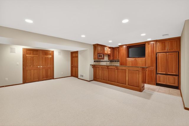 6608 Mohawk Trail, Edina, MN 55439