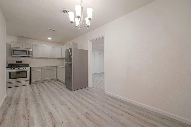 715 W 9th Street, Freeport, TX 77541