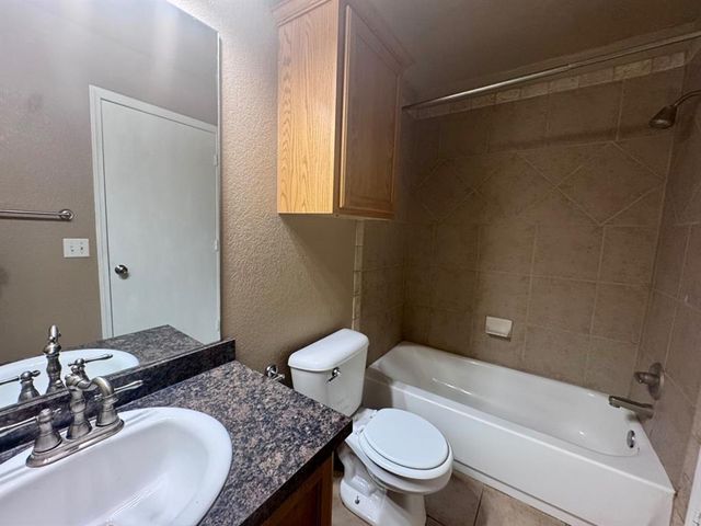 421 Sterling Pointe Way, Edmond, OK 73003