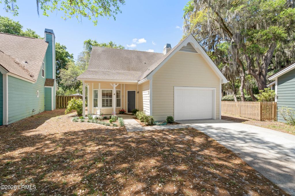 4 Mariners Court, Port Royal, SC 29935