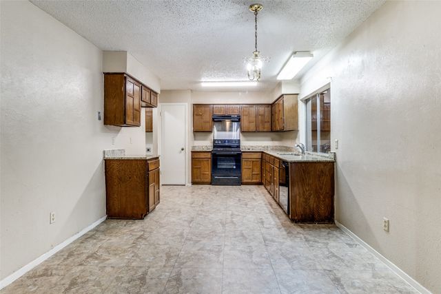 510 Via Corona, Mesquite, TX 75150