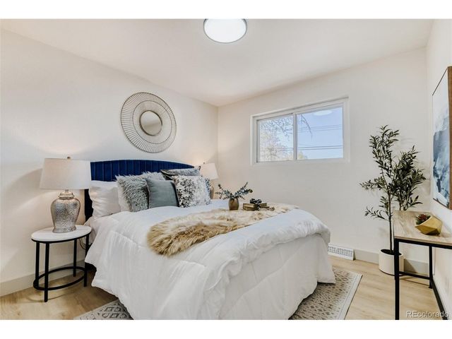 900 Essex Dr, Denver, CO 80229