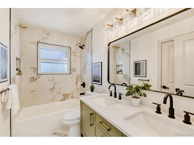 900 Essex Dr, Denver, CO 80229