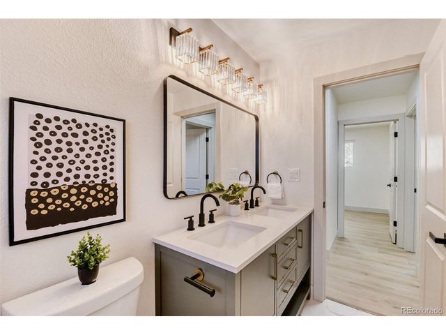 900 Essex Dr, Denver, CO 80229