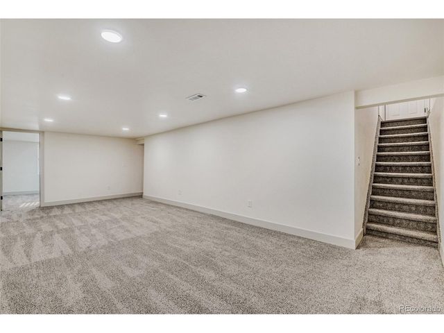 900 Essex Dr, Denver, CO 80229