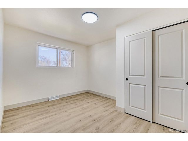 900 Essex Dr, Denver, CO 80229