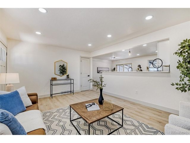 900 Essex Dr, Denver, CO 80229