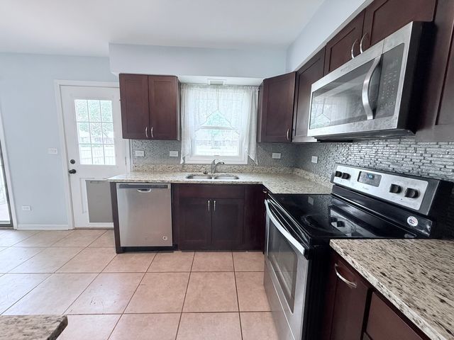 213 FREDERICK Place, Wood Dale, IL 60191