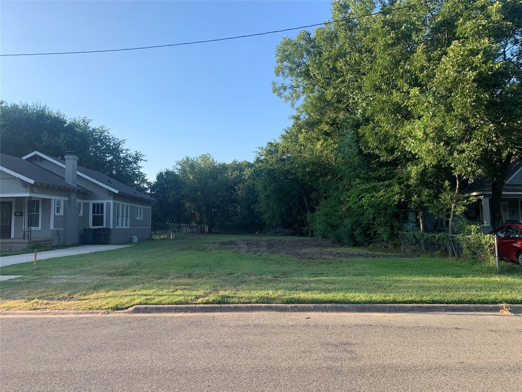 306 W Moore Street, Sherman, TX 75090