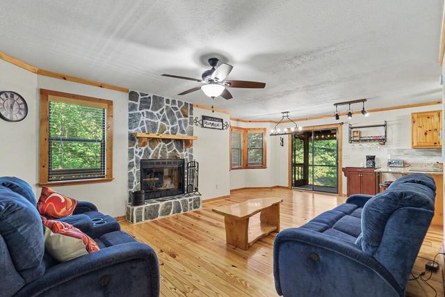 1133 Garrett Circle, Blairsville, GA 30512