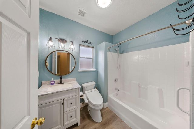 2209 Lantern Dr, Modesto, CA 95355