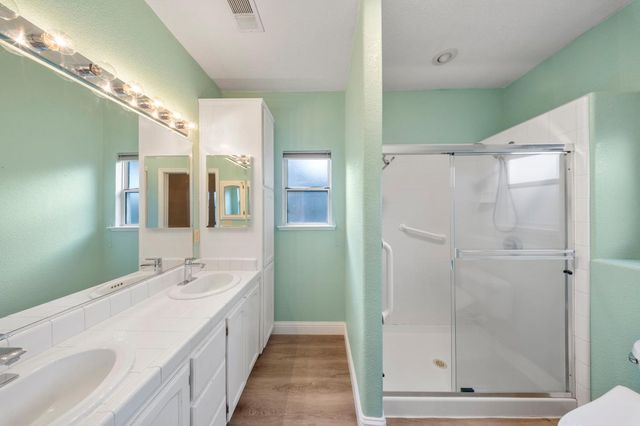 2209 Lantern Dr, Modesto, CA 95355