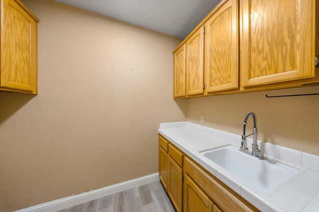 2209 Lantern Dr, Modesto, CA 95355