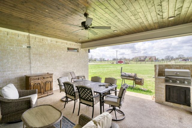 7386 Garrison Creek Drive, Bryan, TX 77808