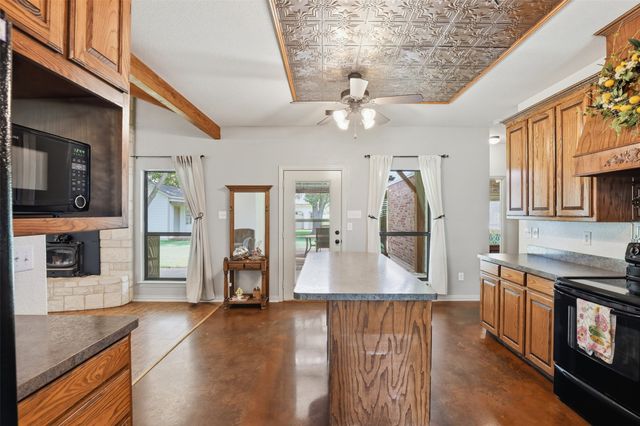 2421 Pecan Springs Road, Cleburne, TX 76031