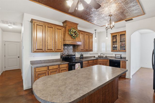 2421 Pecan Springs Road, Cleburne, TX 76031