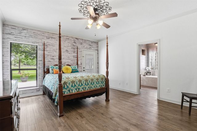 2421 Pecan Springs Road, Cleburne, TX 76031
