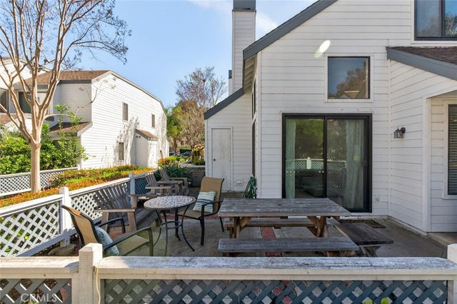 9 Fallingstar 15, Irvine, CA 92614