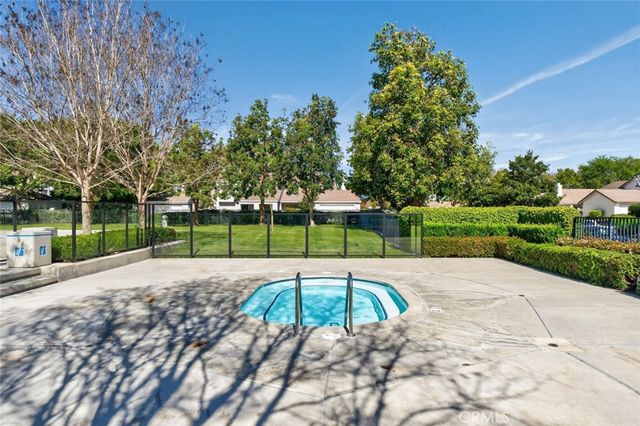 9 Fallingstar 15, Irvine, CA 92614