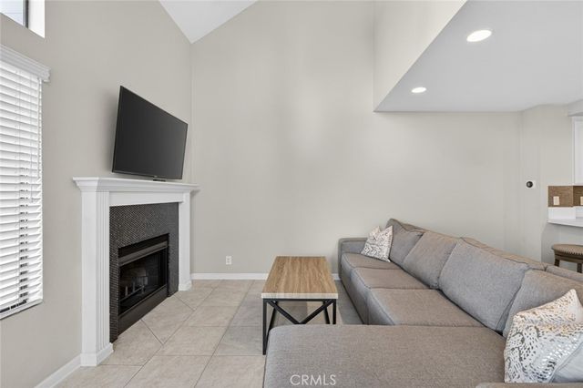 9 Fallingstar 15, Irvine, CA 92614