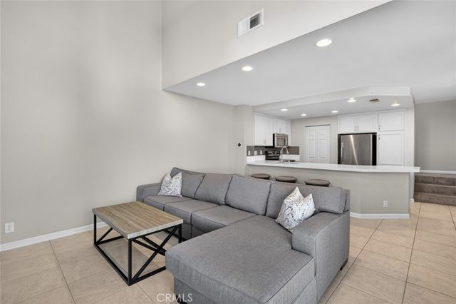 9 Fallingstar 15, Irvine, CA 92614