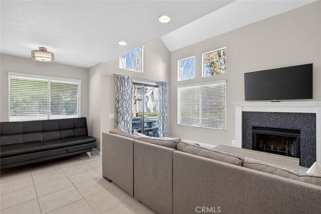 9 Fallingstar 15, Irvine, CA 92614