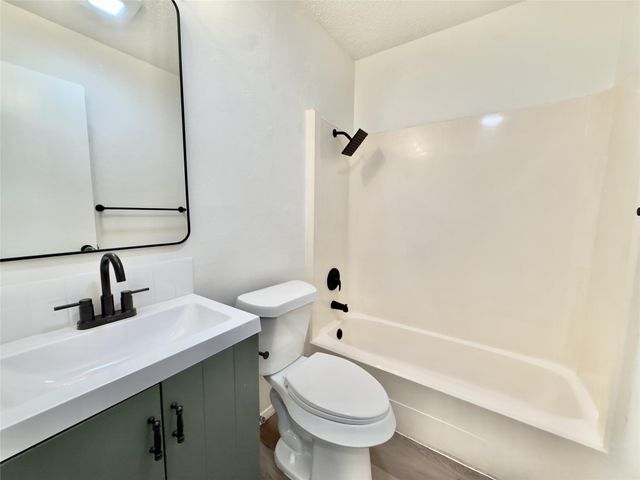 2305 Whitlow CV, Round Rock, TX 78681