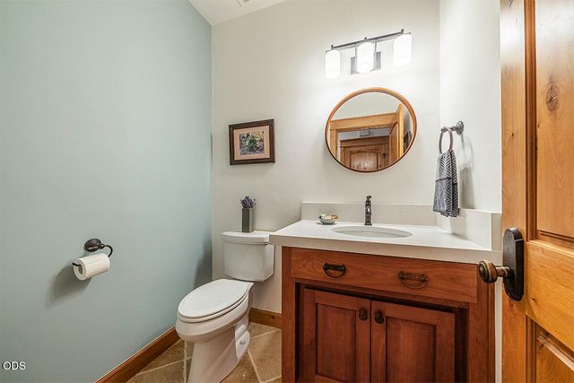 232 Island Pointe Drive, Medford, OR 97504