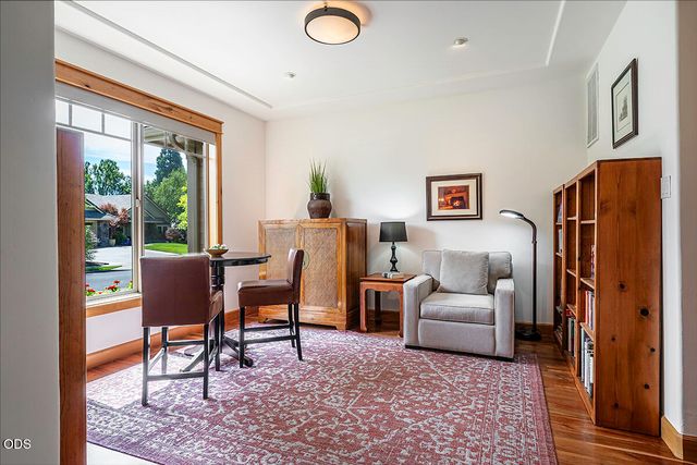232 Island Pointe Drive, Medford, OR 97504