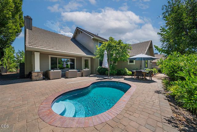 232 Island Pointe Drive, Medford, OR 97504