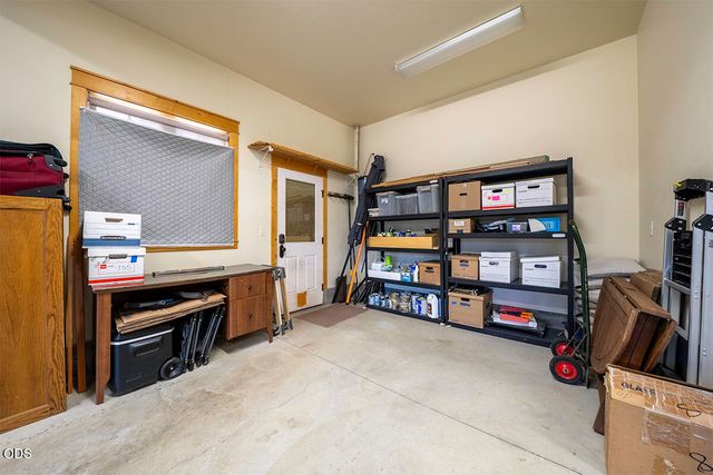 232 Island Pointe Drive, Medford, OR 97504