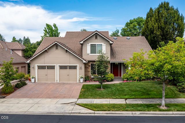 232 Island Pointe Drive, Medford, OR 97504