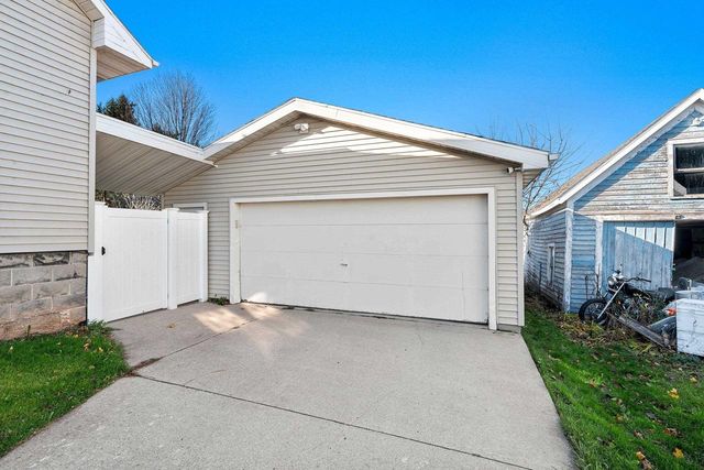 313 S MILL STREET, Hortonville, WI 54944