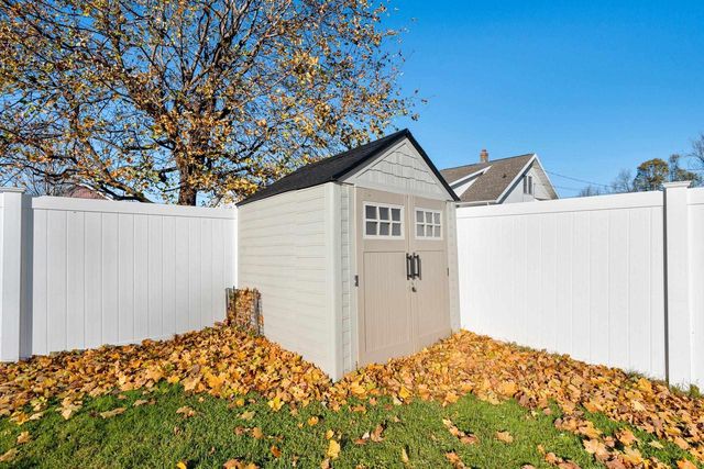 313 S MILL STREET, Hortonville, WI 54944