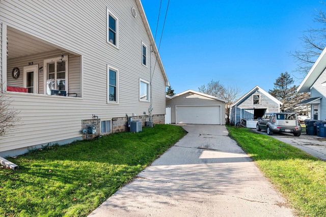 313 S MILL STREET, Hortonville, WI 54944