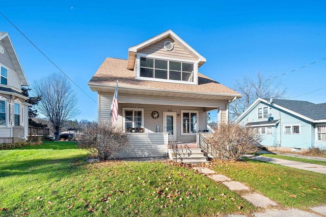 313 S MILL STREET, Hortonville, WI 54944