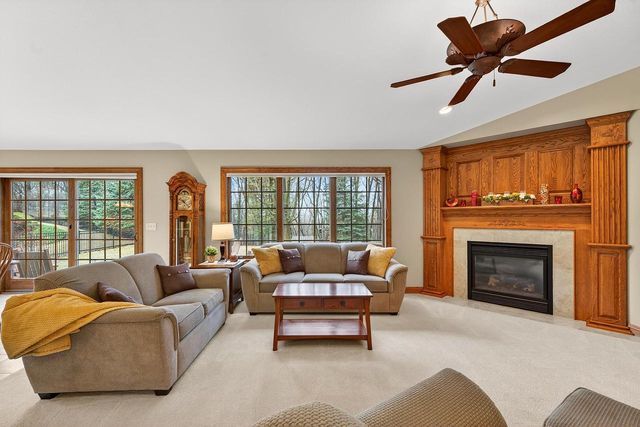 2520 Skyline DRIVE, West Bend, WI 53090