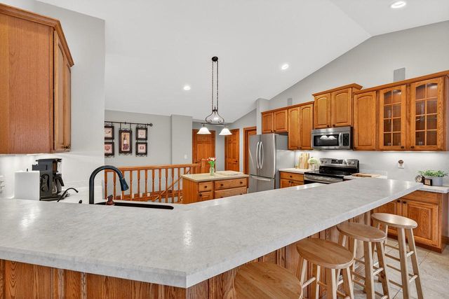 2520 Skyline DRIVE, West Bend, WI 53090