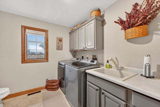 2520 Skyline DRIVE, West Bend, WI 53090