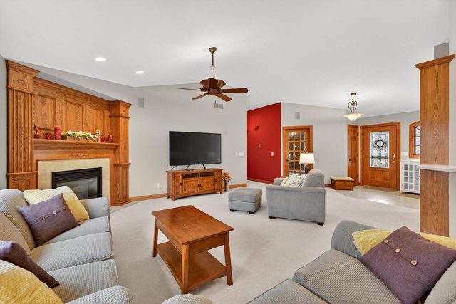 2520 Skyline DRIVE, West Bend, WI 53090